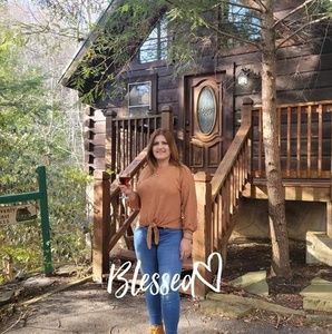 Meet your Posher, Madeline